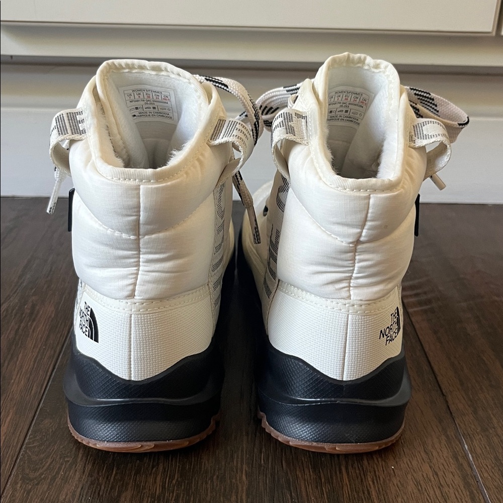 NWT North Face Thermoball Luxe Lace Up Boots - Picture 6 of 8